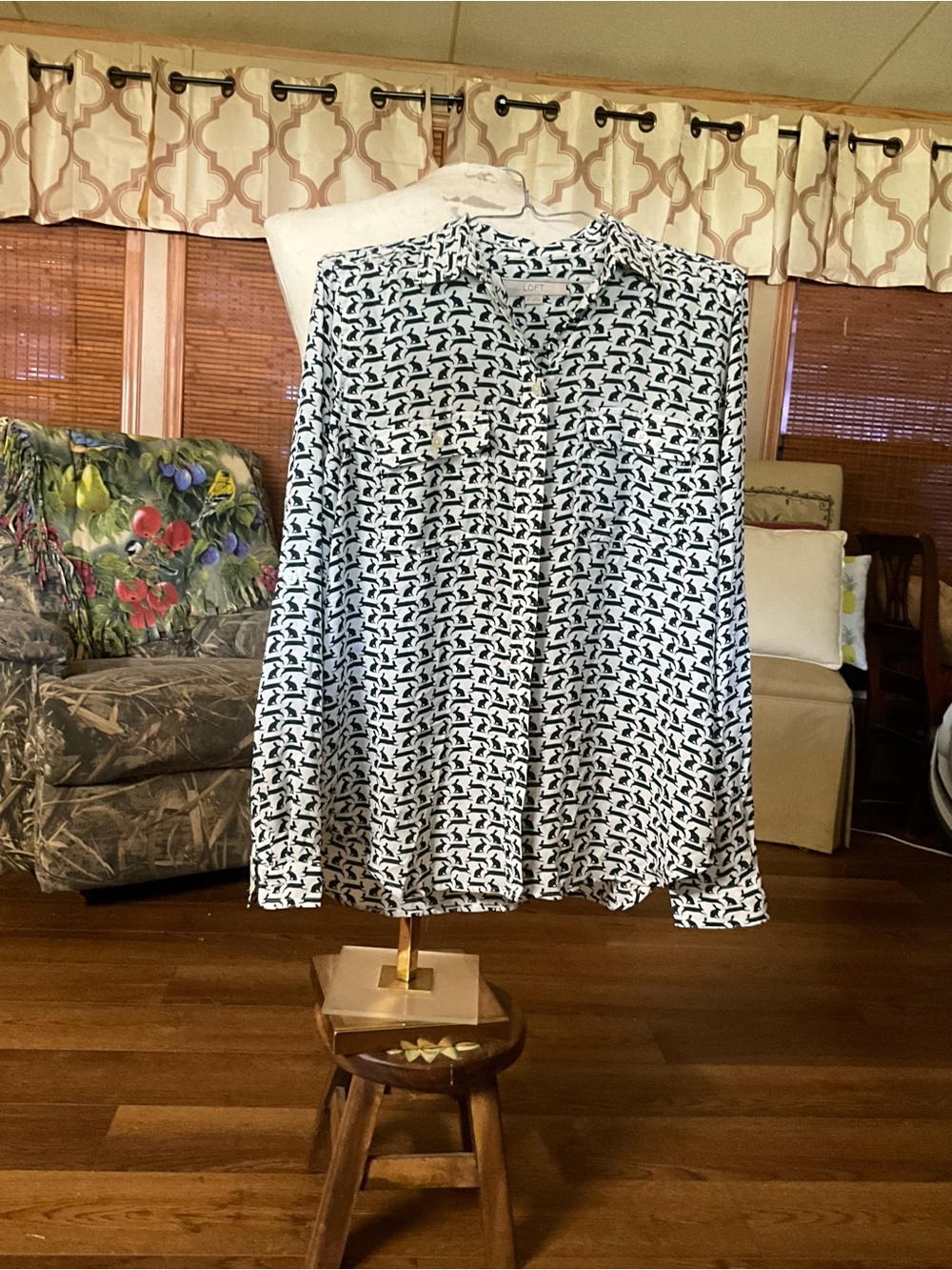Loft size medium, long sleeve button up